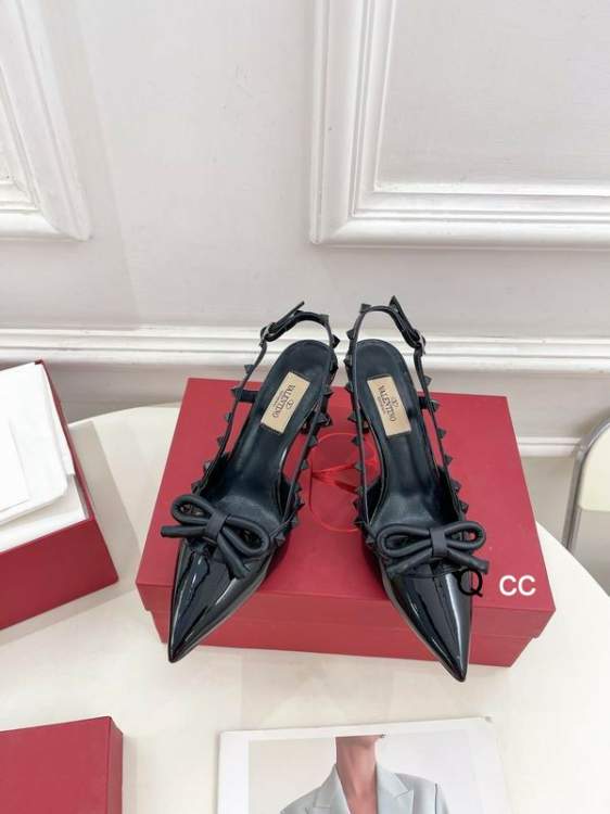 Picture of Valentino Shoes _SKUValentinosz35-408CMXC040720278